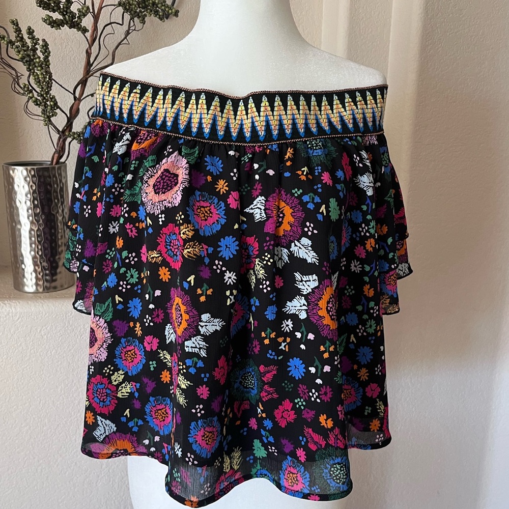 Guess Rhett Off The Shoulder Black Multicolor Floral Flutter SleeveTop Womens Md